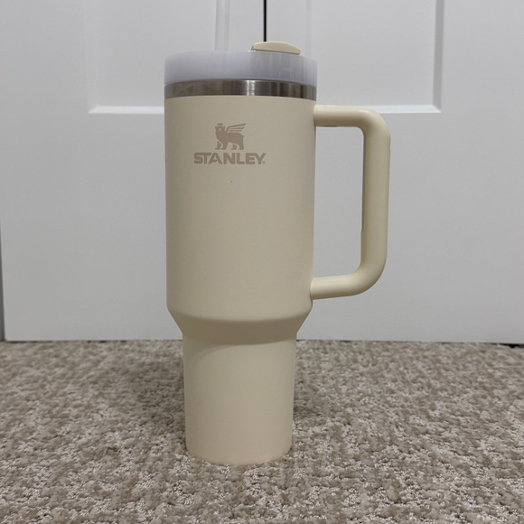 Stanley Other - Stanley 40 oz Quencher Tumbler Cream Neutral Handle Straw Lid